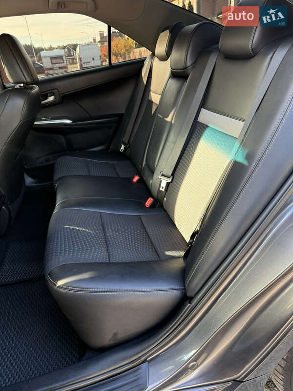 Седан Toyota Camry 2014 в Киеве