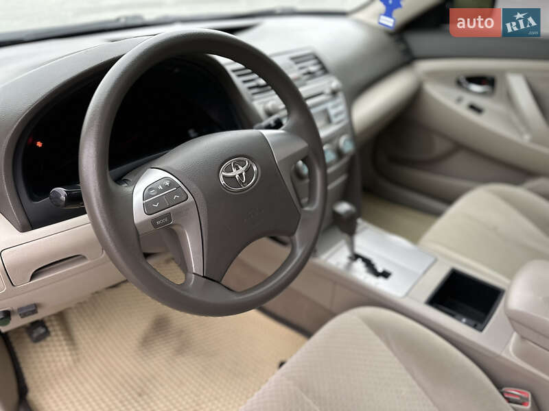 Седан Toyota Camry 2007 в Виннице