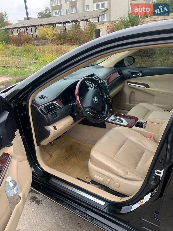 Седан Toyota Camry 2012 в Луцке фото 16 Седан Toyota Camry 2012 в Луцке
