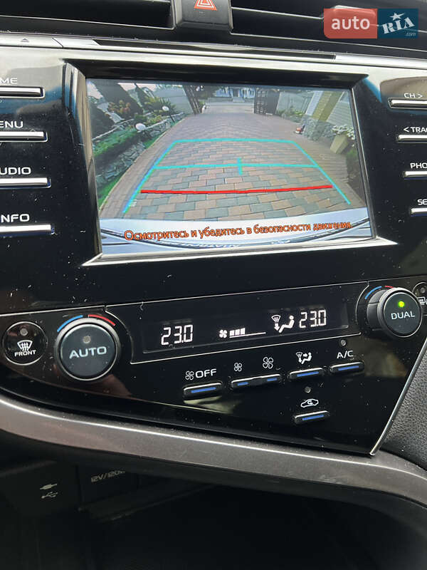 Седан Toyota Camry 2018 в Валках