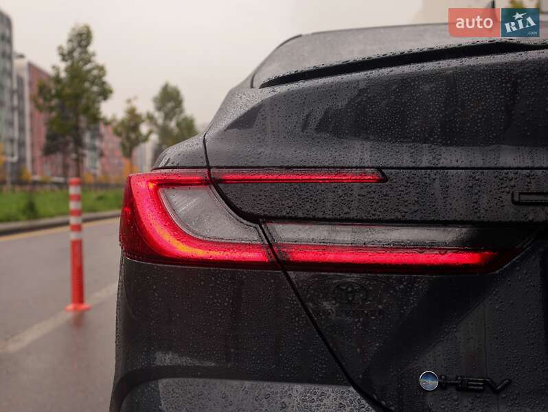 Седан Toyota Camry 2024 в Києві