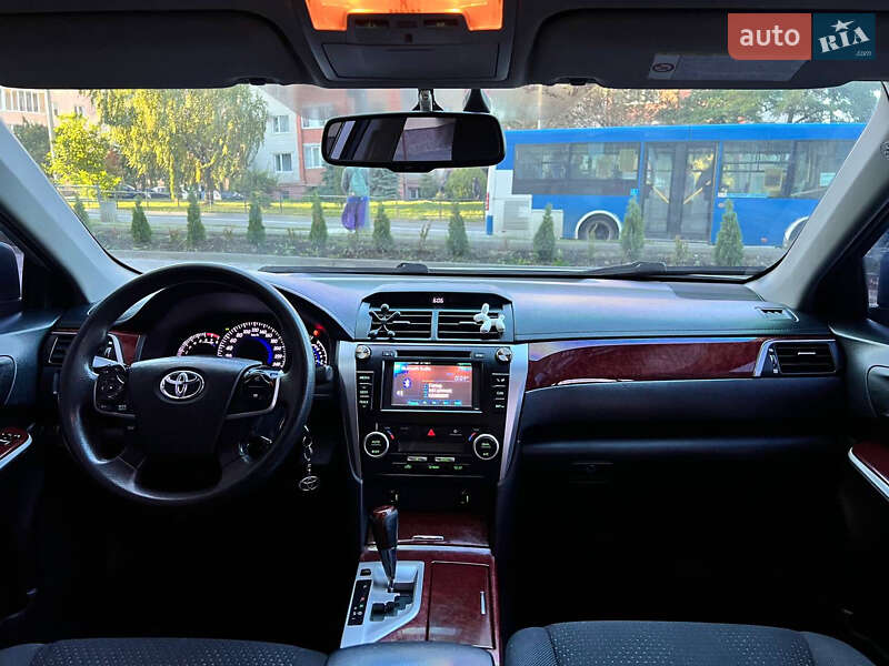 Седан Toyota Camry 2011 в Тернополе