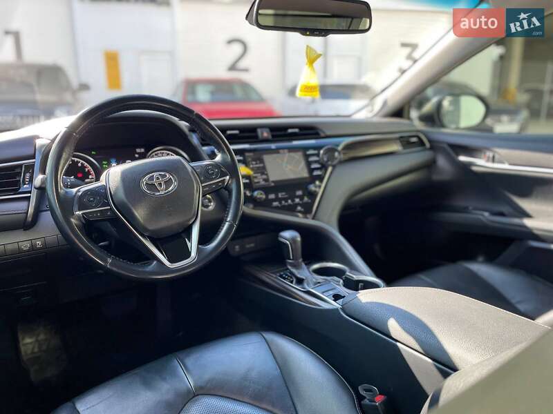 Седан Toyota Camry 2019 в Одесі