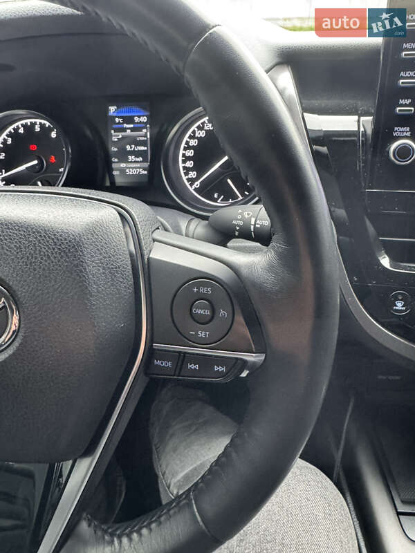 Седан Toyota Camry 2023 в Киеве