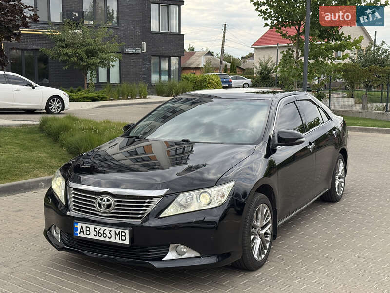 Седан Toyota Camry 2012 в Киеве