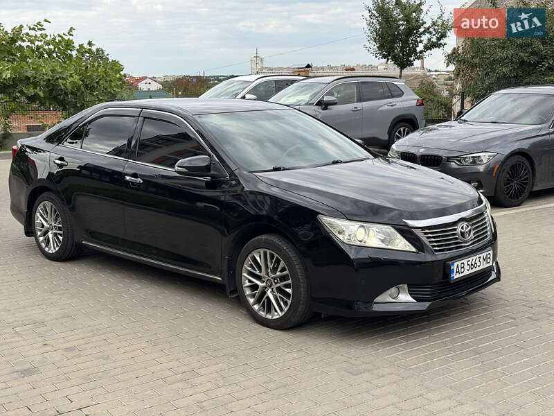 Седан Toyota Camry 2012 в Киеве