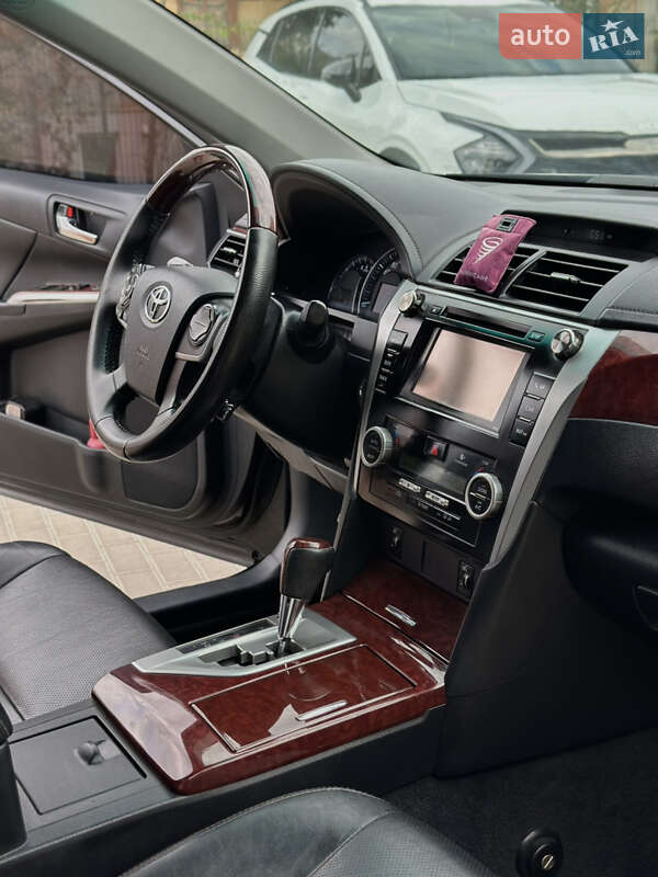 Седан Toyota Camry 2012 в Киеве