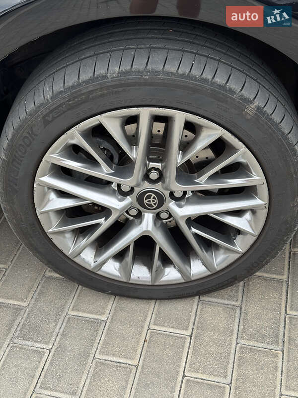 Седан Toyota Camry 2012 в Киеве