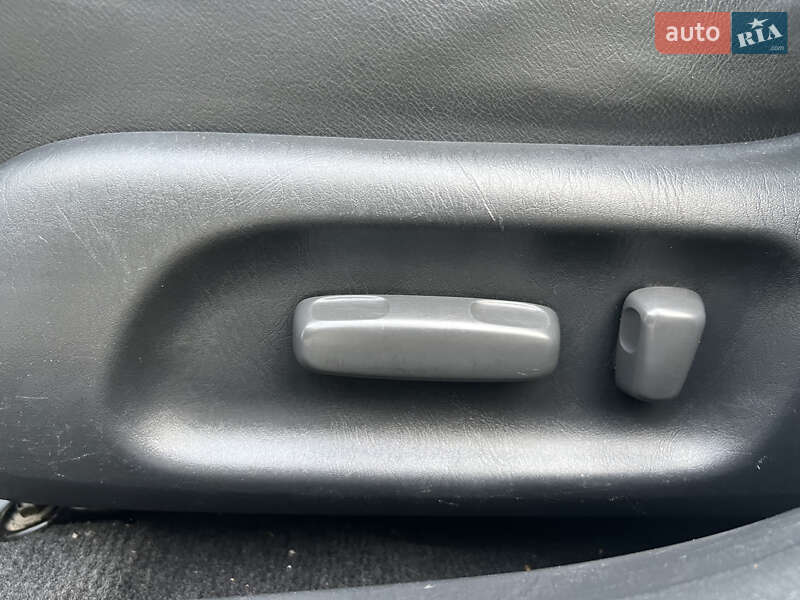 Седан Toyota Camry 2003 в Ровно