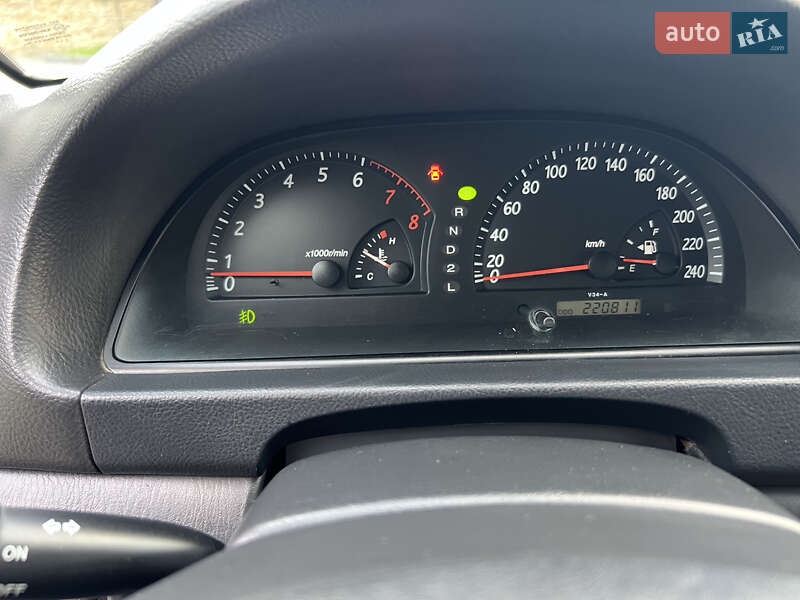 Седан Toyota Camry 2003 в Ровно