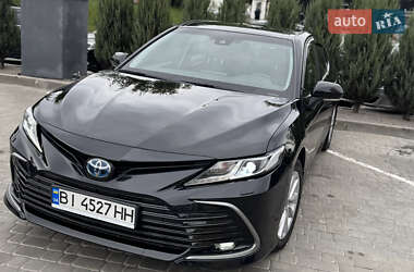 Toyota Camry 2021