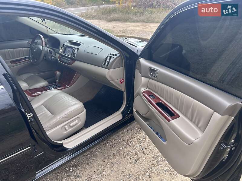 Седан Toyota Camry 2006 в Рені