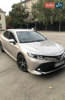 Седан Toyota Camry 2018 в Запорожье