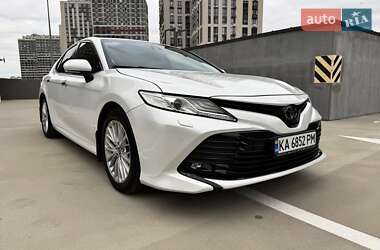 Седан Toyota Camry 2018 в 