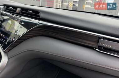 Седан Toyota Camry 2018 в 