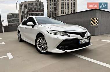 Toyota Camry 2018