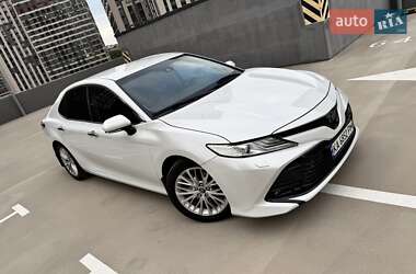 Седан Toyota Camry 2018 в 