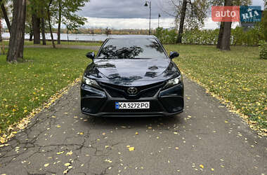 Седан Toyota Camry 2021 в Киеве