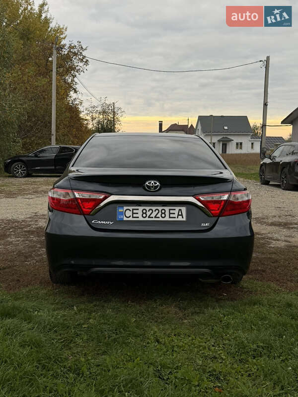 Седан Toyota Camry 2017 в Чернівцях