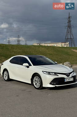 Седан Toyota Camry 2020 в Днепре