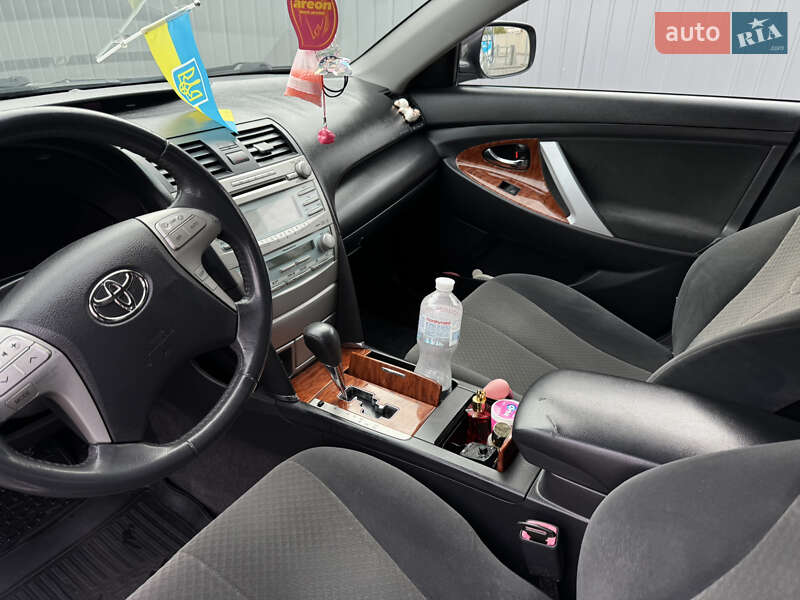 Седан Toyota Camry 2008 в Дніпрі