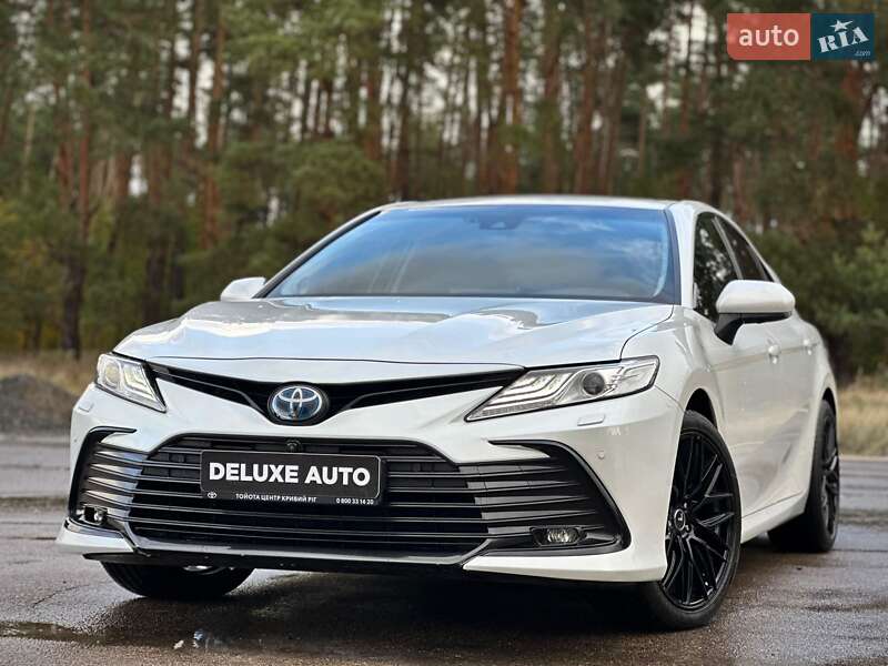 Седан Toyota Camry 2021 в Киеве