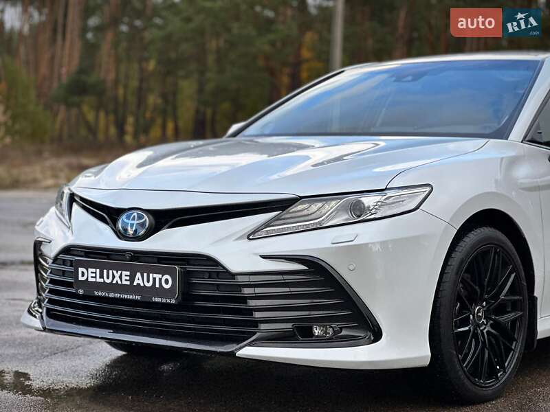 Седан Toyota Camry 2021 в Киеве