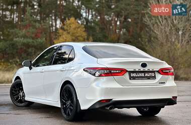 Седан Toyota Camry 2021 в 
