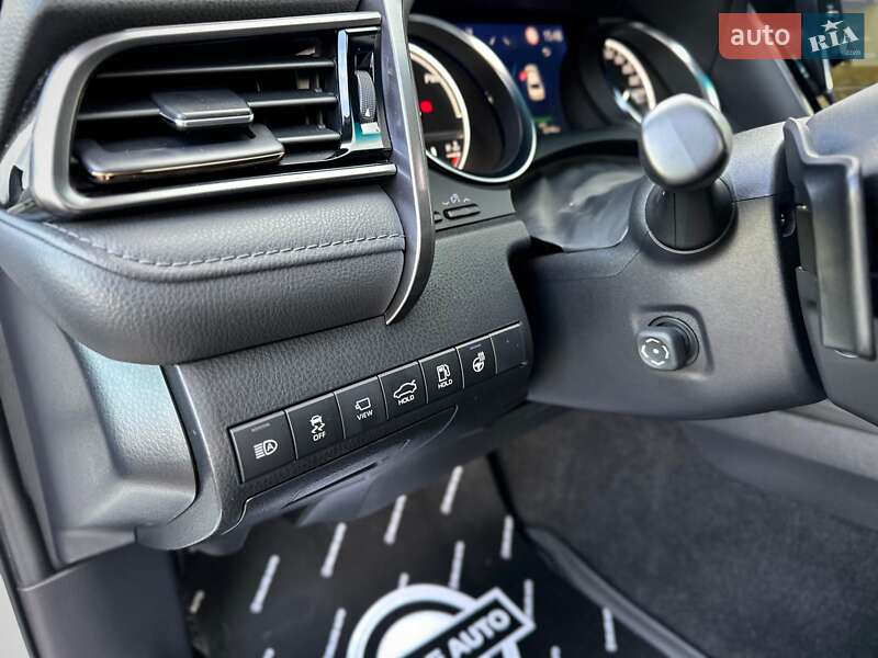 Седан Toyota Camry 2021 в Киеве