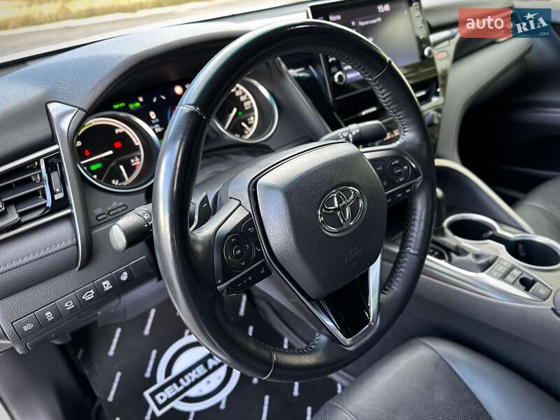 Седан Toyota Camry 2021 в Киеве