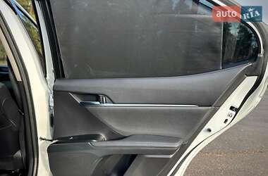 Седан Toyota Camry 2021 в 
