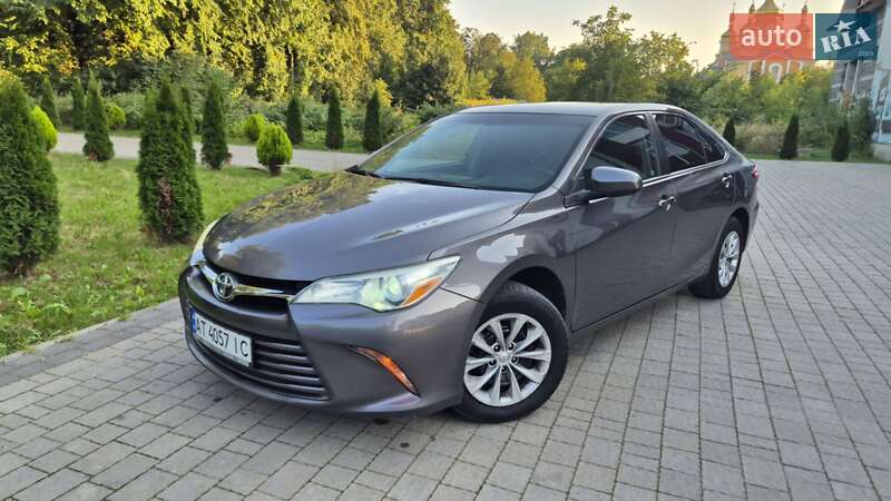 Седан Toyota Camry 2016 в Львові
