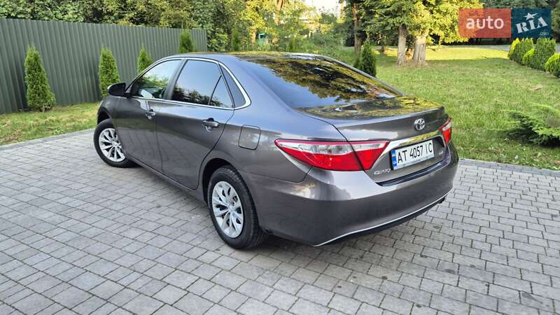 Седан Toyota Camry 2016 в Львові