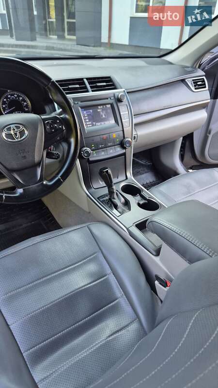 Седан Toyota Camry 2016 в Львові
