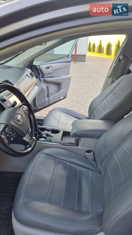 Седан Toyota Camry 2016 в Львові