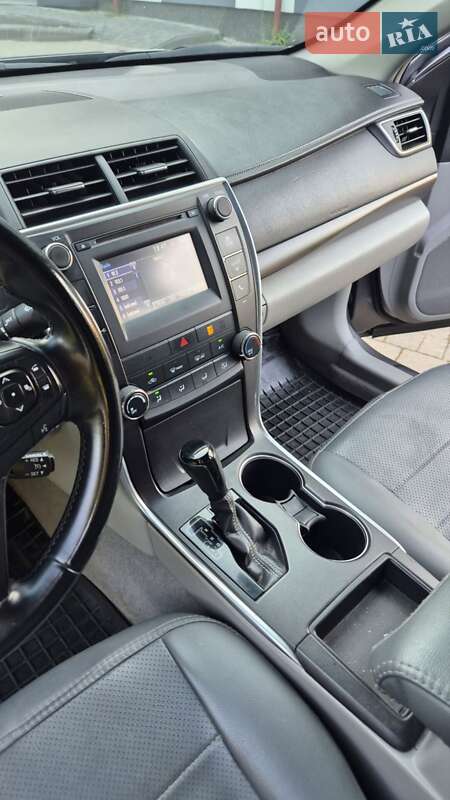 Седан Toyota Camry 2016 в Львові