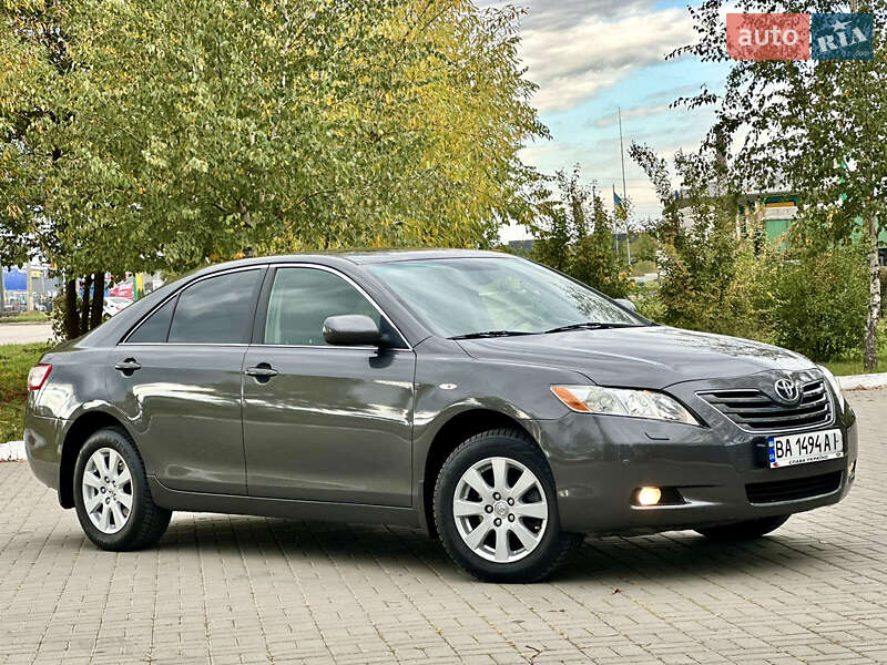 Седан Toyota Camry 2007 в Кропивницком