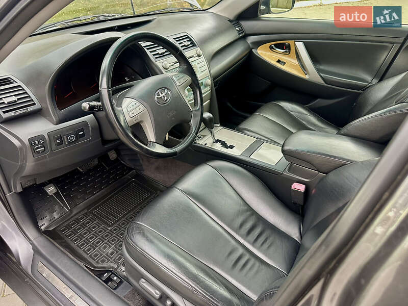 Седан Toyota Camry 2007 в Кропивницком