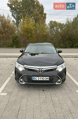 Седан Toyota Camry 2015 в Львове