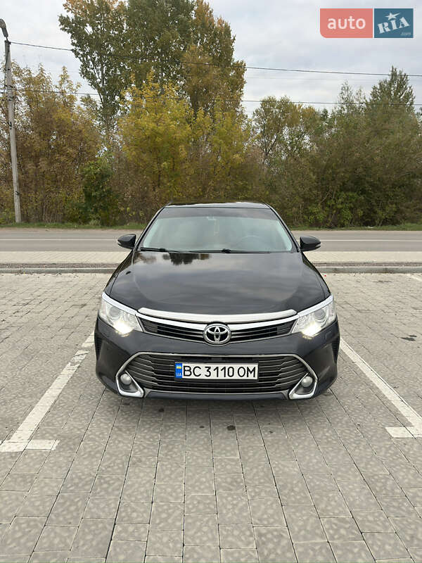 Седан Toyota Camry 2015 в 