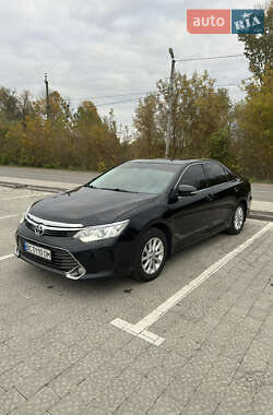 Седан Toyota Camry 2015 в Львові