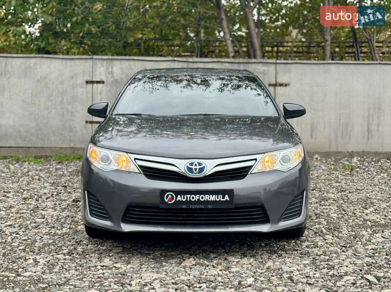 Седан Toyota Camry 2012 в Киеве