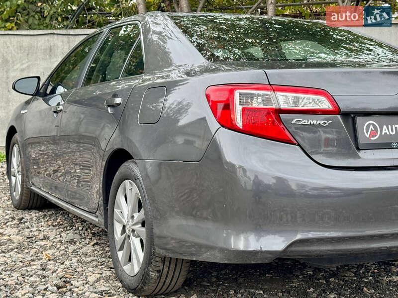 Седан Toyota Camry 2012 в Киеве