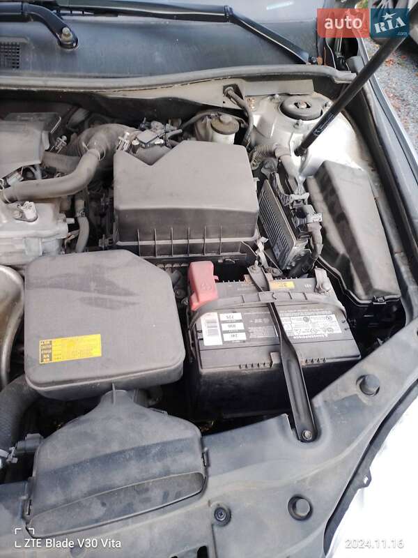 Седан Toyota Camry 2014 в Львове