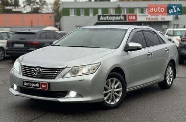 Седан Toyota Camry 2012 в Києві