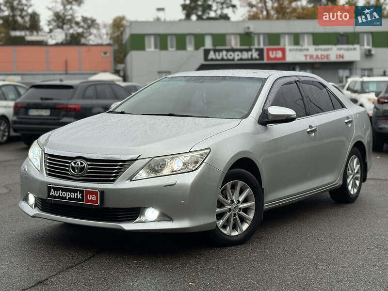 Седан Toyota Camry 2012 в Киеве фото Седан Toyota Camry 2012 в Киеве