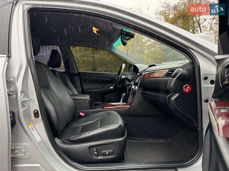 Седан Toyota Camry 2012 в Киеве фото 47 Седан Toyota Camry 2012 в Киеве