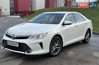 Седан Toyota Camry 2015 в Києві