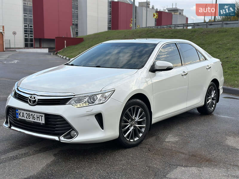 Toyota Camry 2015