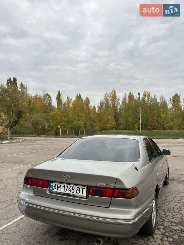 Седан Toyota Camry 1998 в Бердичеве фото 2 Седан Toyota Camry 1998 в Бердичеве
